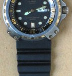 photo of vintage-casio-MD-703-diver-watch band view