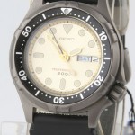 photo of nos-vintage-seiko-diver's-titanium-7C43-6A00 side view 1